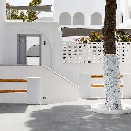 Kalisti & Fira (Santorini)