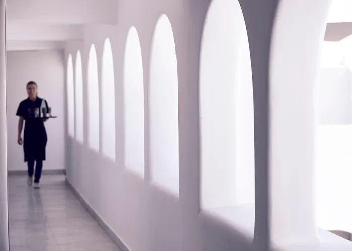 卡利斯提酒店及套房 酒店 费拉